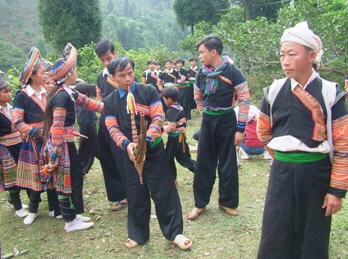Свадебные традиции народности Монг в провинции Диенбиен - ảnh 4